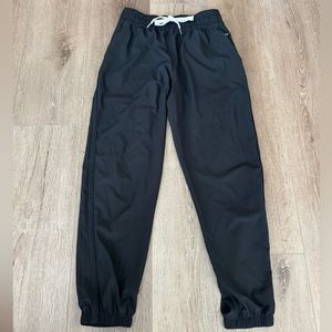 Vuori light weight quick dry joggers